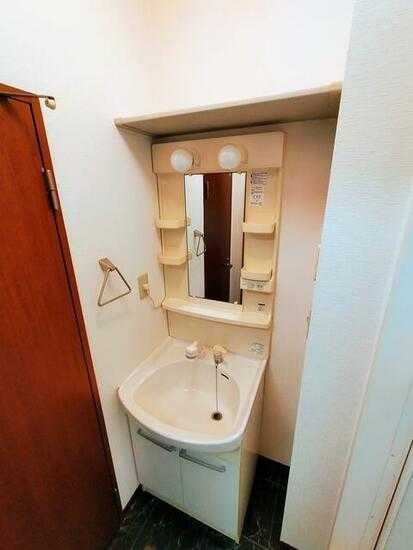 ��ʌ��������܎s���撆���Q���ڂ̃A�p�[�g�̐��ʏ�