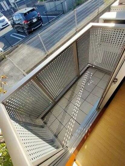 ��ʌ��������܎s���撆���Q���ڂ̃A�p�[�g�̃o���R�j�[