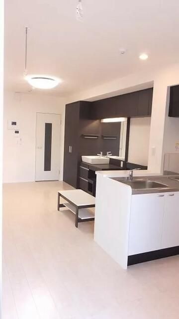 ��ʌ��t�����s�����P���ڂ̃}���V�����̋��ԁE���r���O