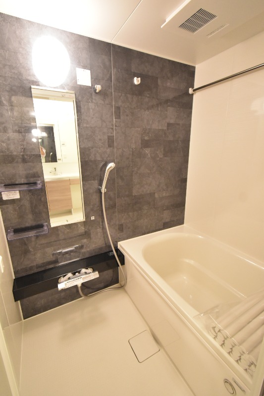 ��ʌ��������܎s������㗎���X���ڂ̃A�p�[�g�̃o�X