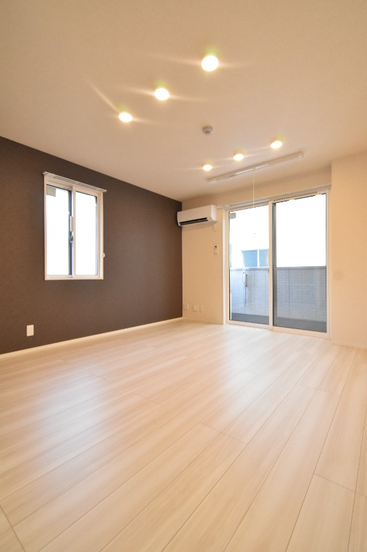 ��ʌ��������܎s������㗎���X���ڂ̃A�p�[�g�̋����E���r���O