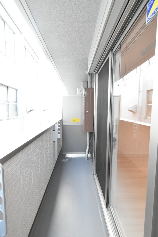 ��ʌ��������܎s������㗎���X���ڂ̃A�p�[�g�̃o���R�j�[