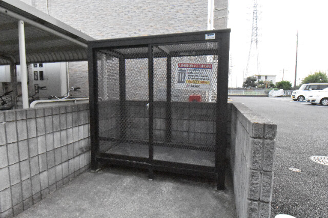 ��ʌ��k�����S�ɓޒ����P���ڂ̃A�p�[�g�̂��̑�