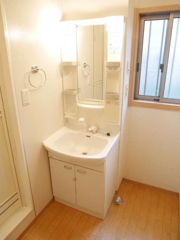 ��ʌ������s���Q���ڂ̃A�p�[�g�̐��ʏ�