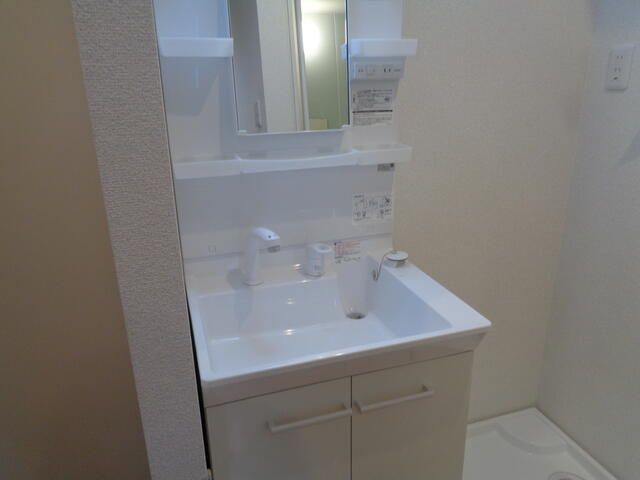 ��ʌ�����s�΋u�P���ڂ̃A�p�[�g�̐��ʏ�