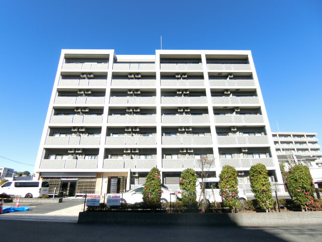 ��ʌ�����s�厚������557-3�̃}���V�����̌����O��