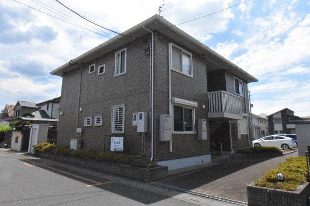 ��ʌ��k�����S�ɓޒ������R����242�̃A�p�[�g�̌����O��