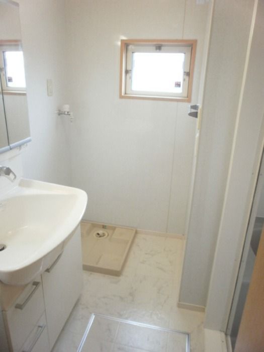 ��ʌ��k�����S�ɓޒ������R���ڂ̃A�p�[�g�̐��ʏ�