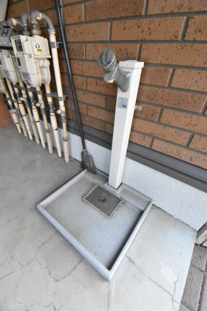 ��ʌ��k�����S�ɓޒ������R���ڂ̃A�p�[�g�̂��̑�