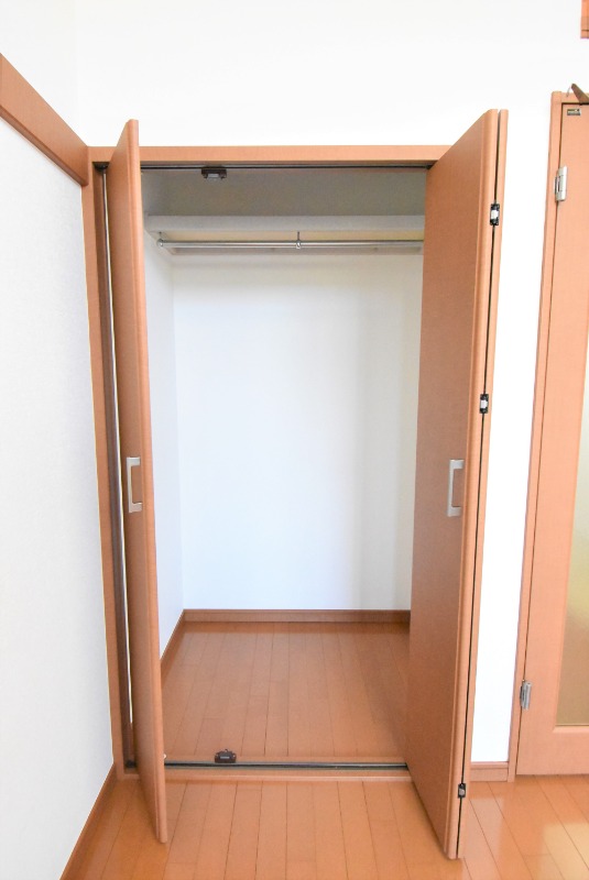 ��ʌ�����s������Q���ڂ̃A�p�[�g�̎��[