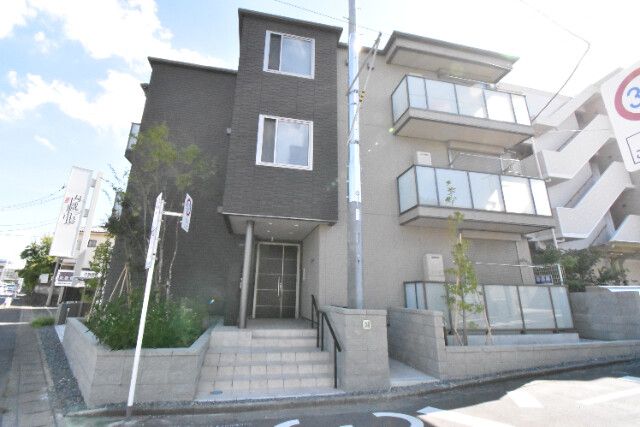 ��ʌ��������܎s��{���Ԓ��P����217-1�̃}���V�����̌����O��