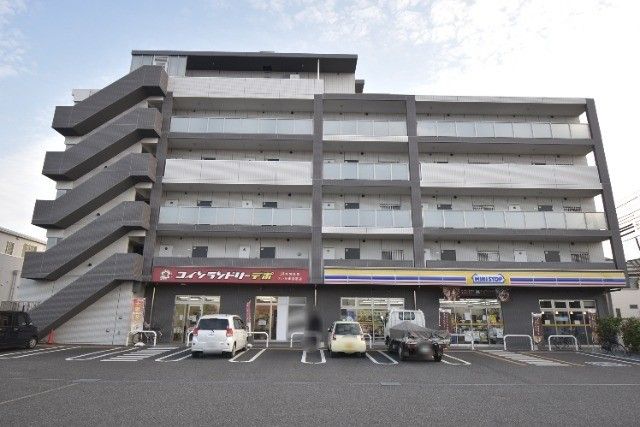 ��ʌ��������܎s����厚�w��424-1�̃}���V�����̌����O��