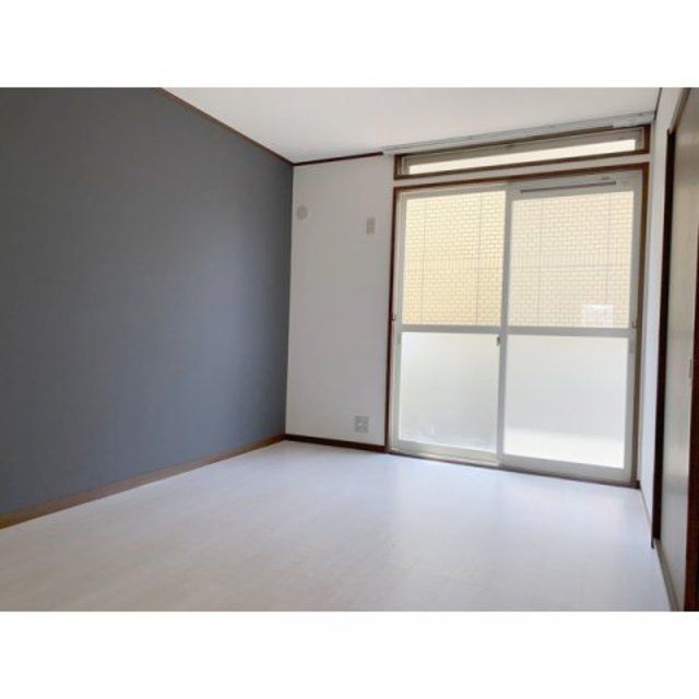 ��ʌ��@�c�s�@�c�T���ڂ̃A�p�[�g�̋��ԁE���r���O