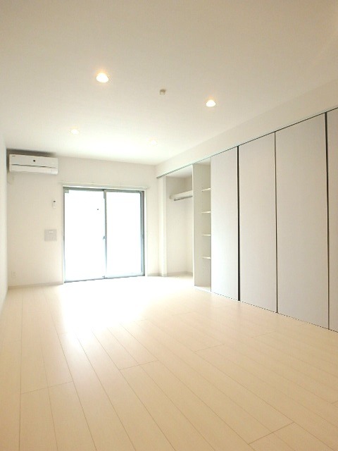 ��ʌ��������܎s�k����i���R���ڂ̃A�p�[�g�̋��ԁE���r���O