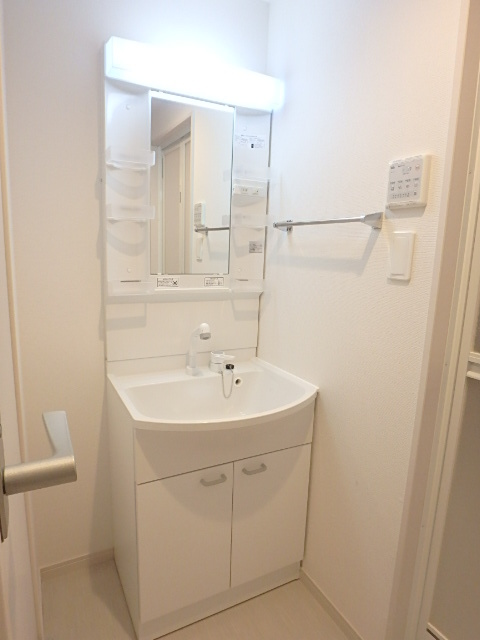 ��ʌ��������܎s�k����i���R���ڂ̃A�p�[�g�̐��ʏ�