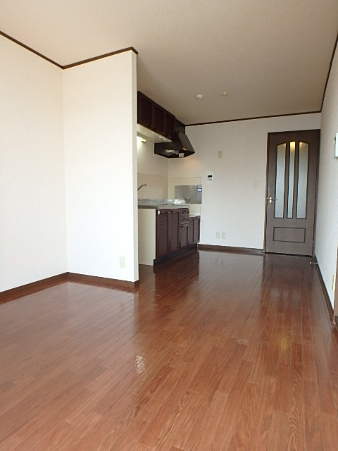 ��ʌ�����s�厚�����̃A�p�[�g�̋��ԁE���r���O