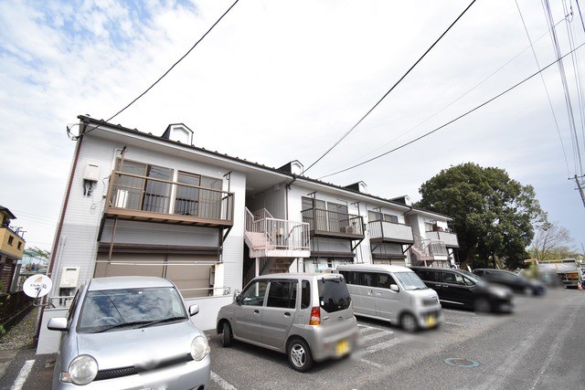 ��ʌ��������܎s������厚�쒆��556-1�̃A�p�[�g�̌����O��