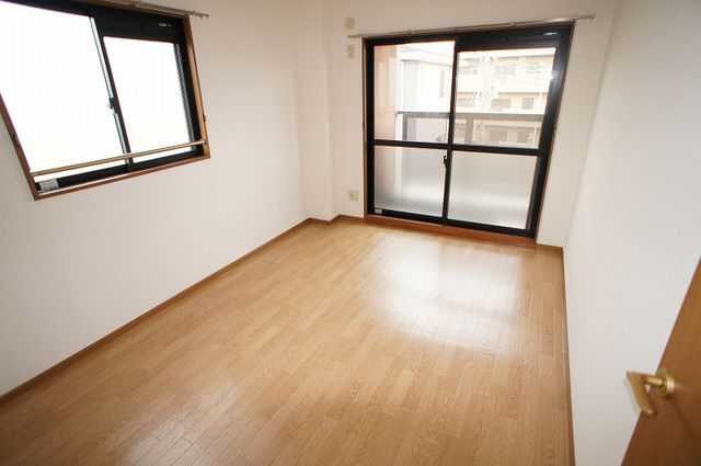 ��ʌ�����s���ԂR���ڂ̃}���V�����̂��̑������E�X�y�[�X