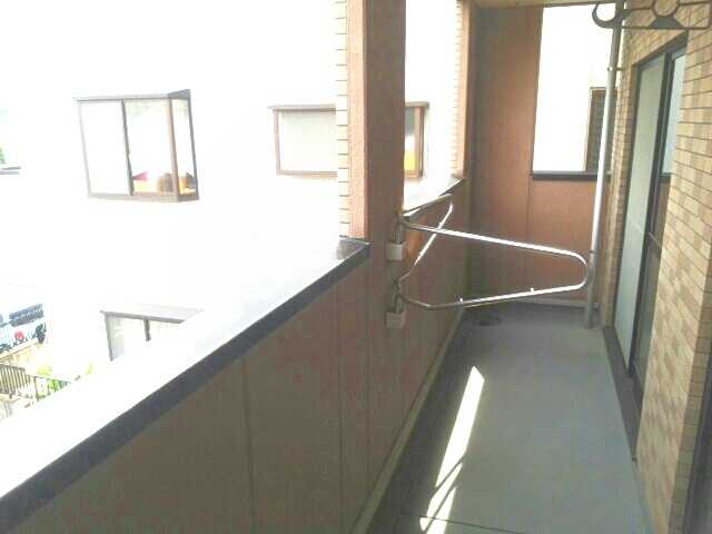 ��ʌ�����s���ԂR���ڂ̃}���V�����̃o���R�j�[