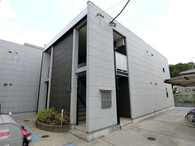 ��ʌ��������܎s��΋���q�P����4-2�̃A�p�[�g�̌����O��