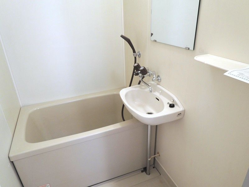 ��ʌ��k�����S�ɓޒ��厚�����̃}���V�����̃o�X