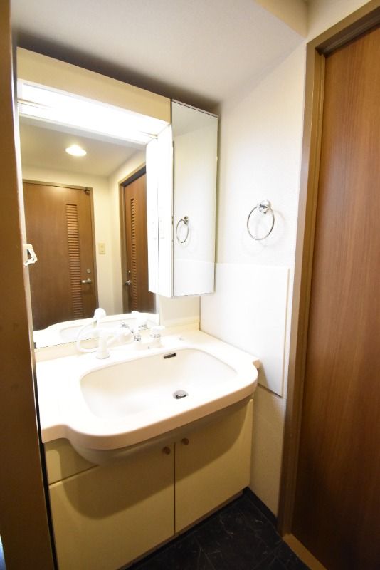 ��ʌ��������܎s�Y�a�挳���P���ڂ̃}���V�����̐��ʏ�