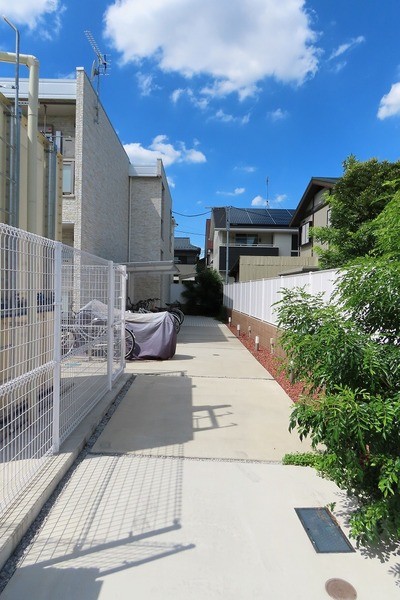 ��ʌ�����s�����P���ڂ̃A�p�[�g�̃G���g�����X