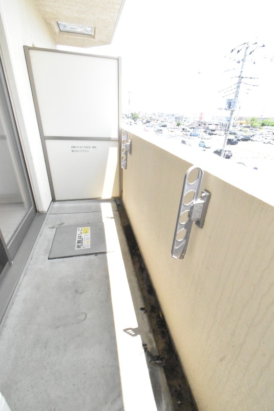 ��ʌ��������܎s�΋�����S���ڂ̃}���V�����̃o���R�j�[