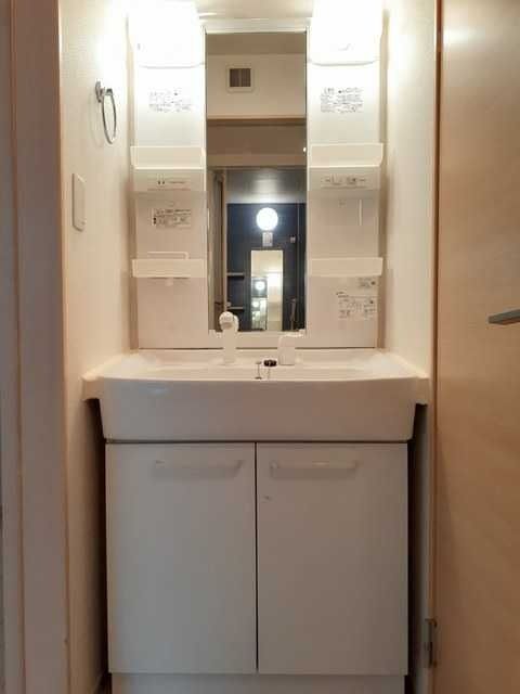 ��ʌ�����s�厚���s�̃A�p�[�g�̐��ʏ�