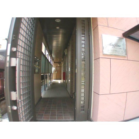 ��ʌ�����s�˒������̃A�p�[�g�̃G���g�����X