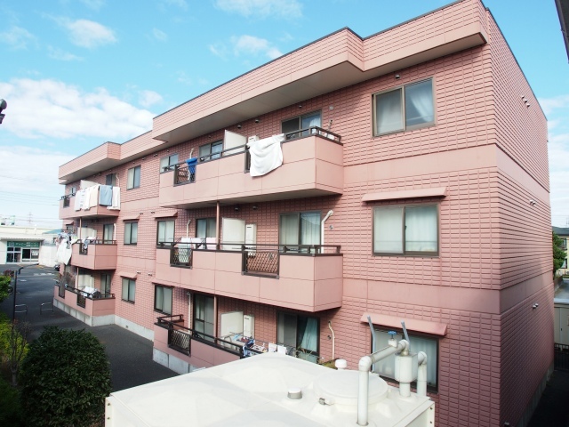 ��ʌ�����s��c�{909-1�̃}���V�����̌����O��