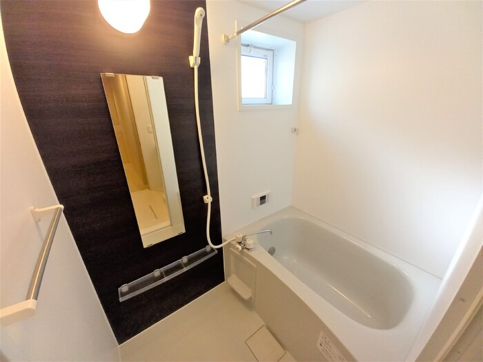 ��ʌ��t�����s�~�c�{���Q���ڂ̃A�p�[�g�̃o�X