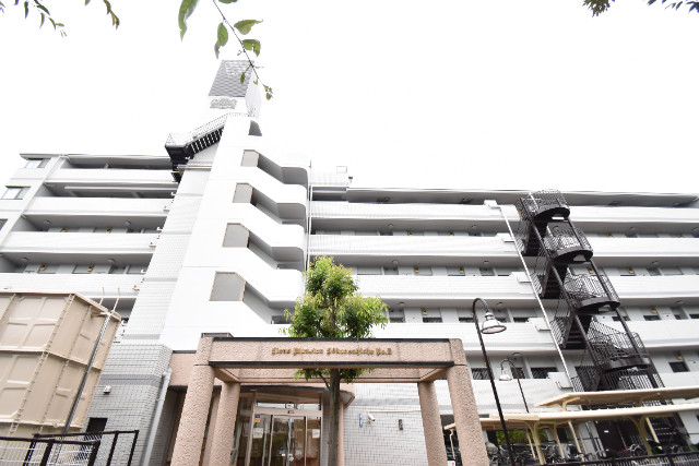 ��ʌ������s�����Q����5-30�̃}���V�����̌����O��