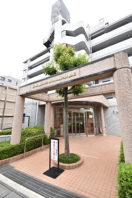 ��ʌ������s�����Q���ڂ̃}���V�����̃G���g�����X