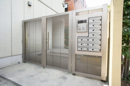 ��ʌ��������܎s�����擌��{�Q���ڂ̃A�p�[�g�̃G���g�����X