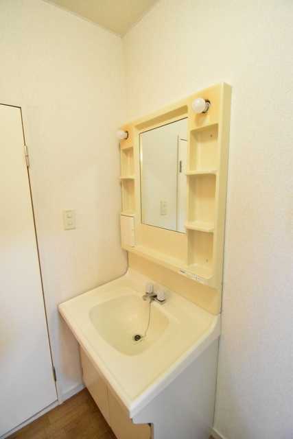 ��ʌ��������܎s�������a�c���P���ڂ̃A�p�[�g�̐��ʏ�