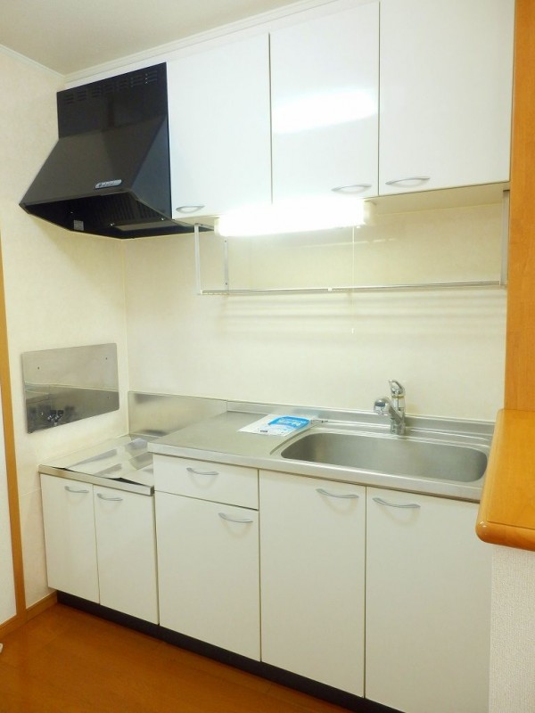 ��ʌ��z�J�s�厚���т̃A�p�[�g�̃L�b�`��