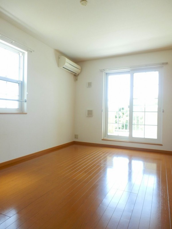 ��ʌ��z�J�s�厚���т̃A�p�[�g�̂��̑������E�X�y�[�X