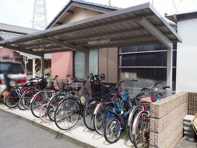 ��ʌ��z�J�s�厚���т̃A�p�[�g�̂��̑�