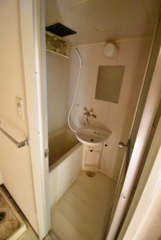 ��ʌ�����s���،����̃}���V�����̃o�X