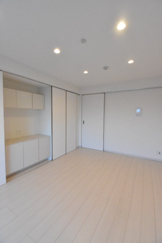 ��ʌ������s�����T���ڂ̃}���V�����̋��ԁE���r���O