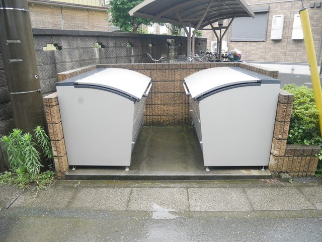 ��ʌ��k�����S�ɓޒ��厚�����̃A�p�[�g�̂��̑�