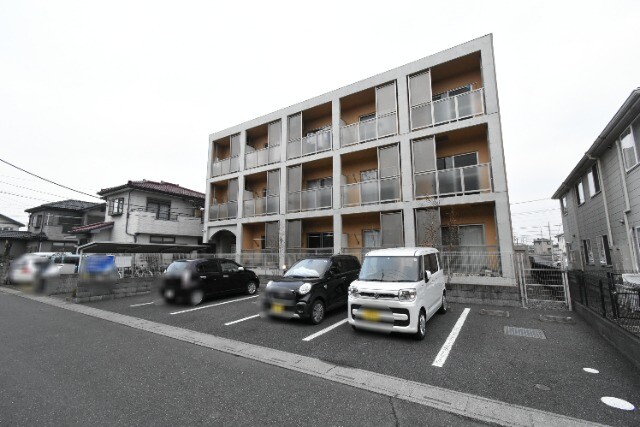 ��ʌ��k�����S�ɓޒ������T���ڂ̃}���V�����̒��ԏ�