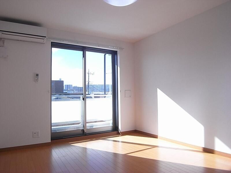 ��ʌ�����s���L�Q���ڂ̃}���V�����̋��ԁE���r���O