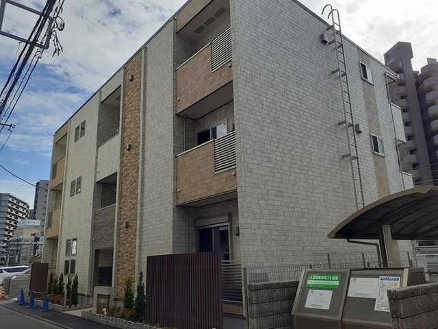 ��ʌ��������܎s�Y�a���ՂR����228-1�̃A�p�[�g�̌����O��