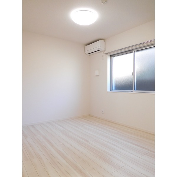 ��ʌ�����s�����J�{���Q���ڂ̃A�p�[�g�̂��̑������E�X�y�[�X