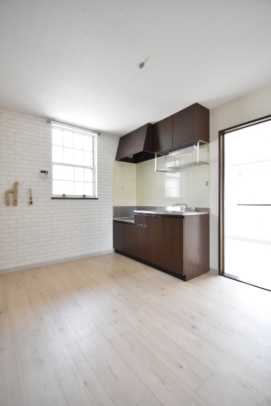 ��ʌ��������܎s��{��O���R���ڂ̃A�p�[�g�̋��ԁE���r���O