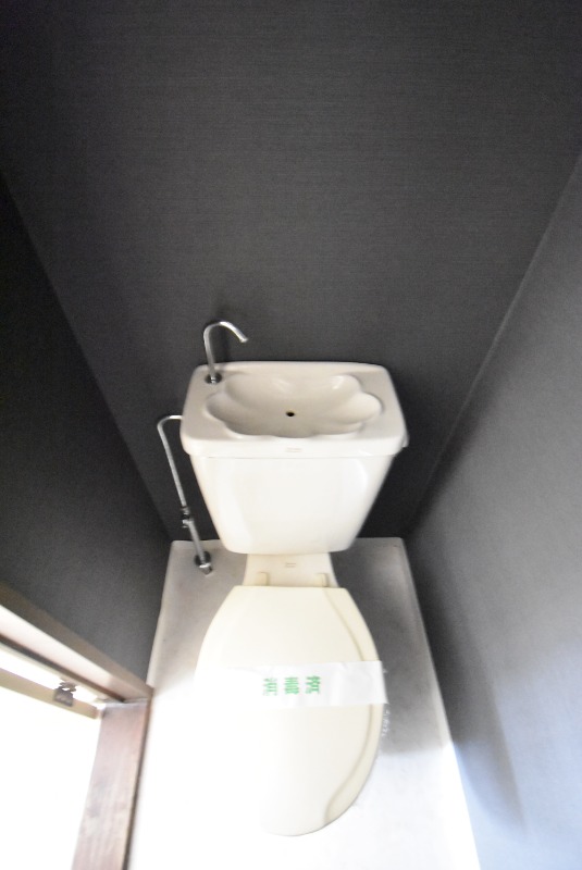 ��ʌ��������܎s��{��O���R���ڂ̃A�p�[�g�̃g�C��