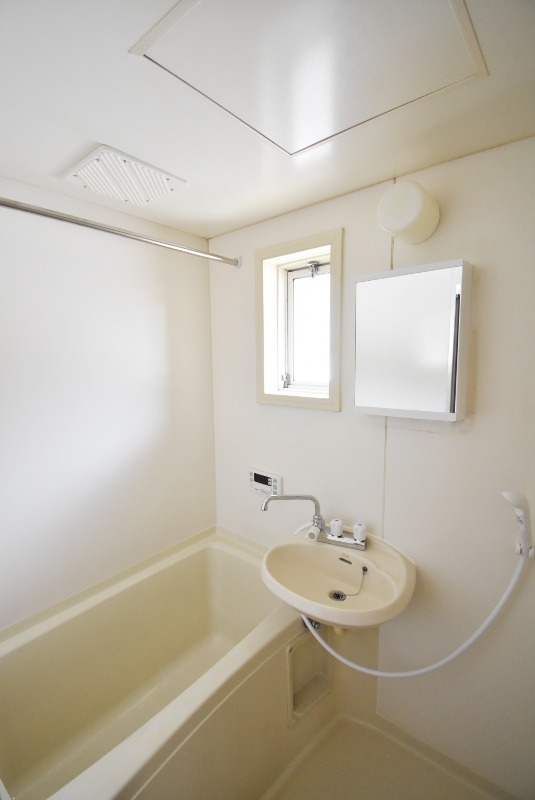 ��ʌ��������܎s��{��O���R���ڂ̃A�p�[�g�̐��ʏ�