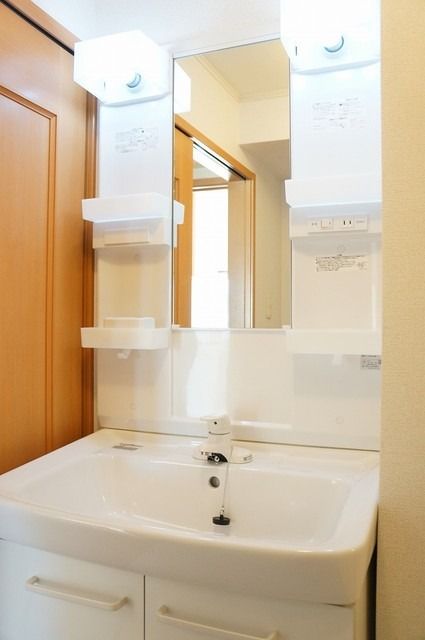 ��ʌ��k�����S�ɓޒ����h��S���ڂ̃A�p�[�g�̐��ʏ�